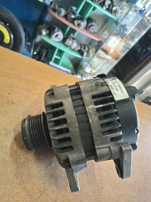 Alternator Opel Astra H Zafira B 1.7 Cdti
