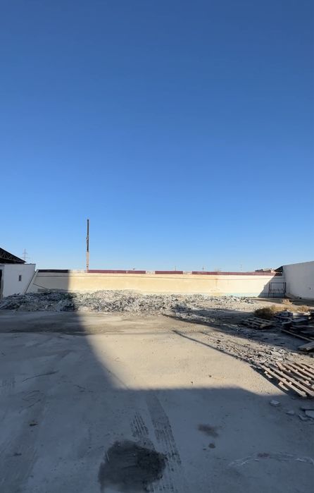 Участок земли для постройки много этажного дома в центре города Навоий