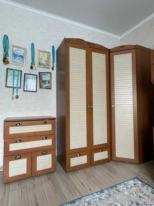 Продам: ГАРНИТУР школьника