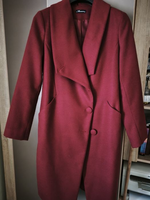 Palton vișiniu Monesse
