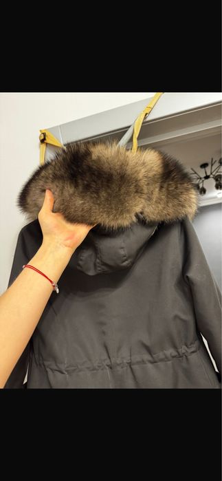 Продам парку, мех натуральный . Теплый