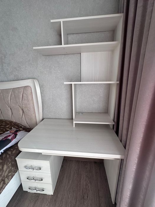 Продам стол ЛДСП