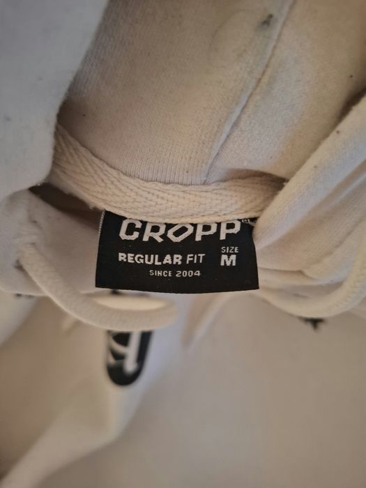 Бял суичер на cropp в добро състояние