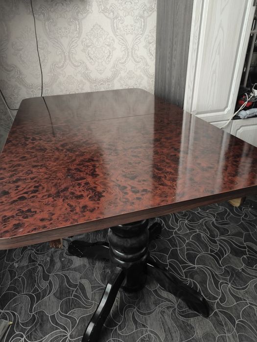 Продам гостевой стол