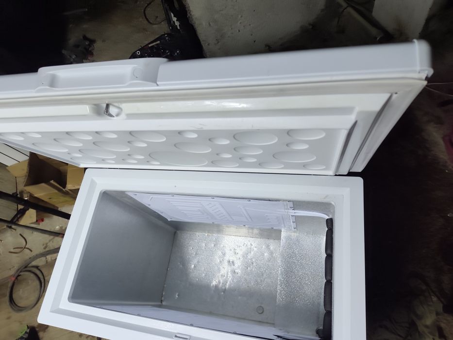 Продам морозильник Haier