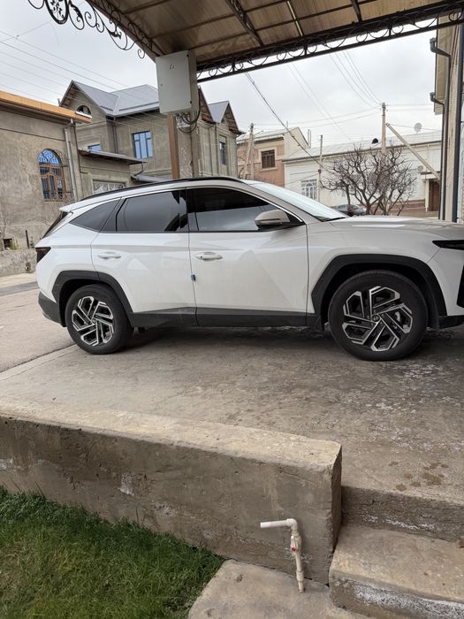 Hyundai tucson 2025 high tech-4wd