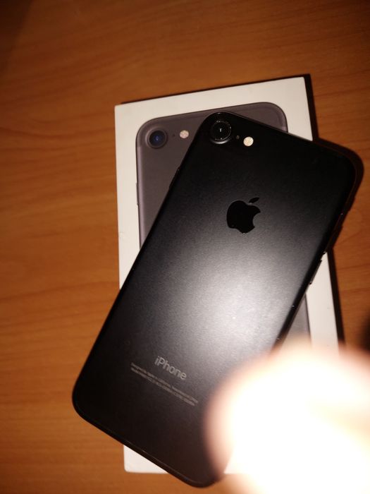 Iphone 7  Продам