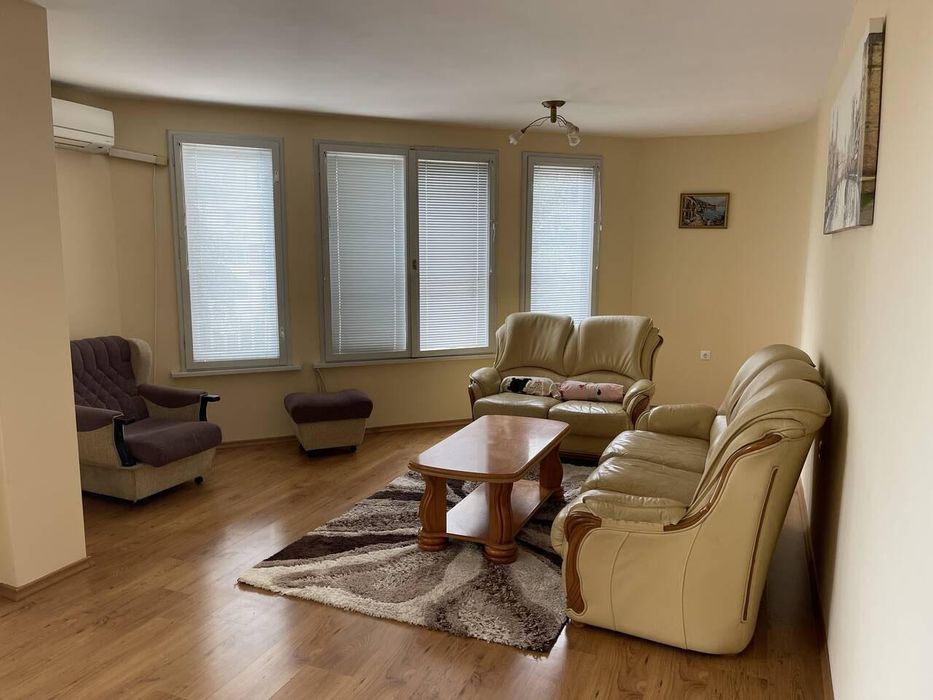 Дава се под наем Тристаен апартамент в Бургас, Славейков - 120 кв.м за 637.5 € - Снимка #2