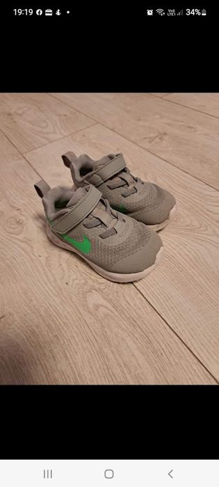 Adidasi nike  marimea  22 14 cm