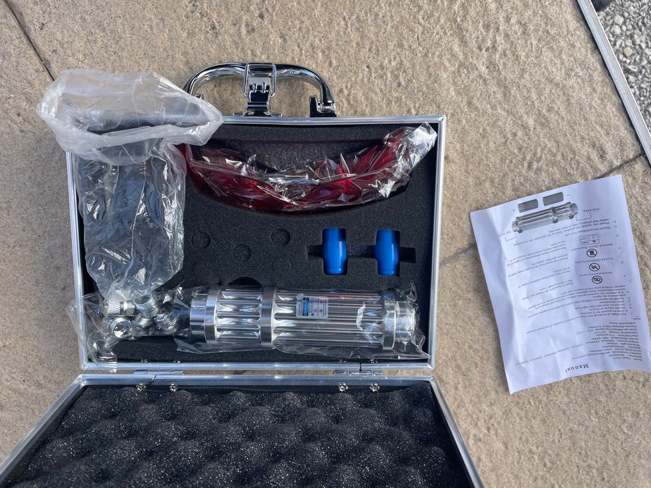 Лазер  лазер мнощен