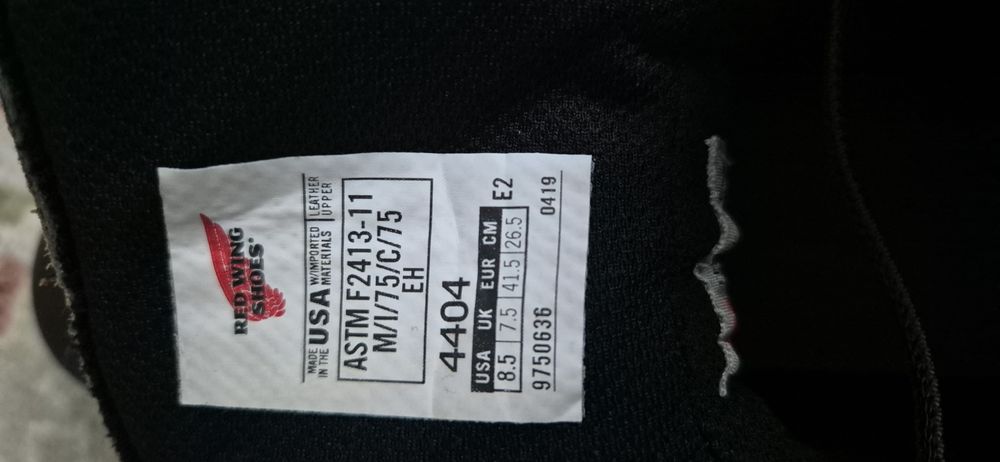 Продам спец ботинки RED WING