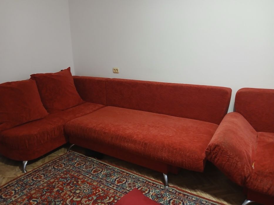 Продам диван  б/у