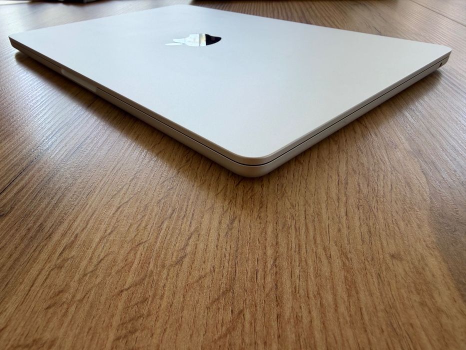 MacBook Air 13" M4 Chip 10-CPU, 8-GPU, 16GB RAM, 256GB SSD В ГАРАНЦИЯ ДО 25.06.2027г.