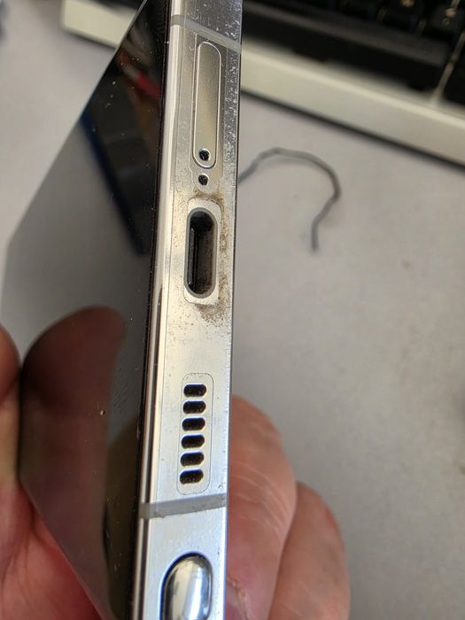 Продавам неразличим от нов Samsung Galaxy S22 ultra  512GB