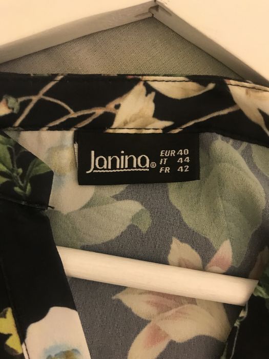 Блузка с цветочным принтом 48размер