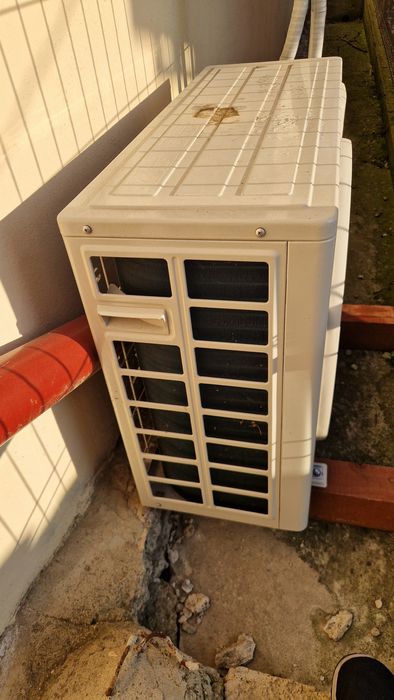 Vând pompa caldura monobloc