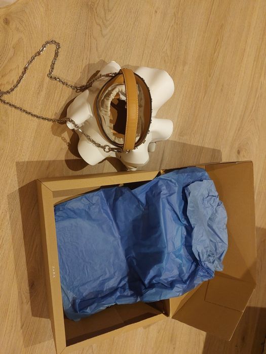 Geanta tip sac Zara cu volanase