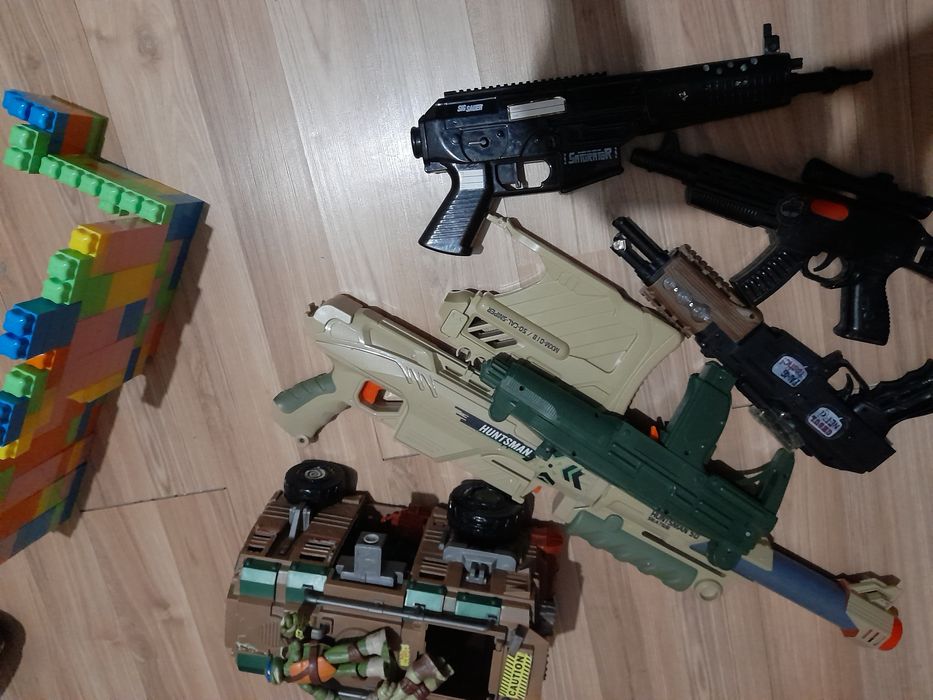 Продаются игрушки