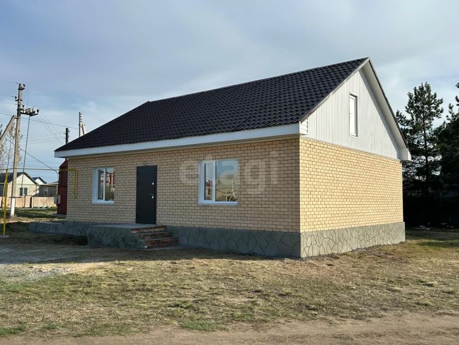 Дом в Заречном абсолютно новый