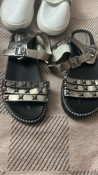 Новые обувь для девочек