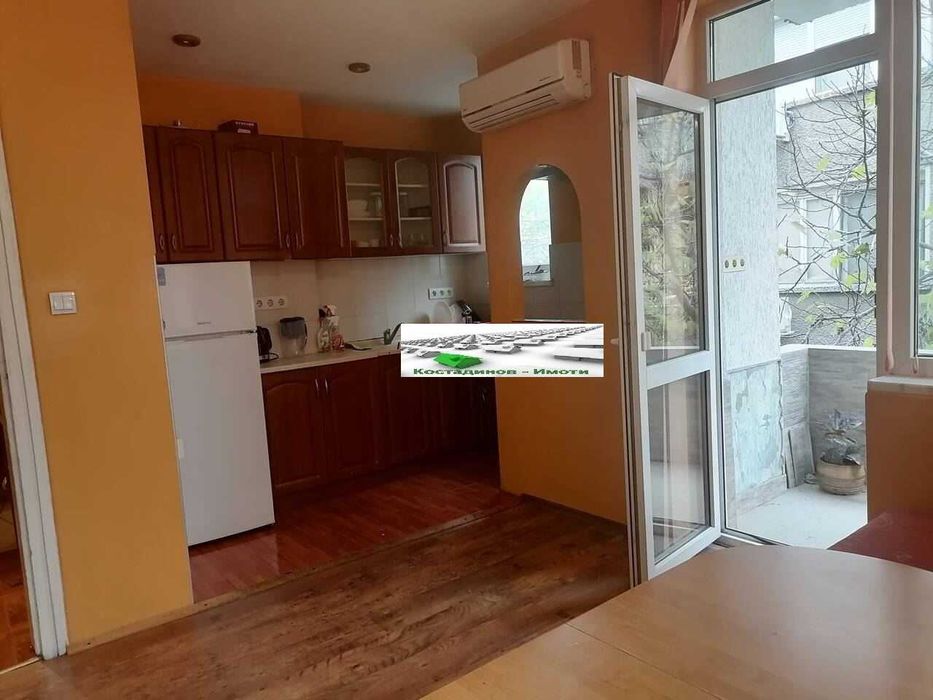 Дава се под наем Многостаен апартамент в Пловдив, Младежки Хълм - 150 кв.м за 714 € - Снимка #2