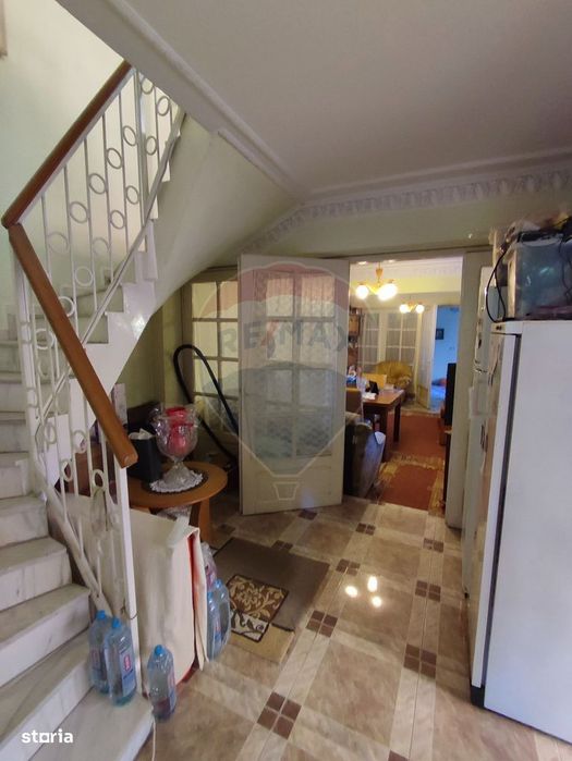 VANZARE SPECIALA Casă / Vilă cu 7 camere, Uverturii MILITARI/Duplex