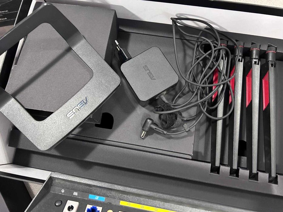 Router Gaming ASUS RT-AC88U AC3100 – ca nou, complet, cutie originală