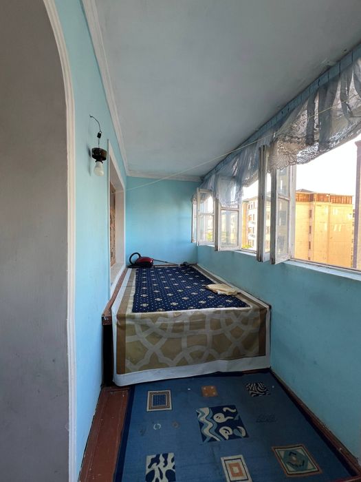 5 каватли янги гиштли домнинг 5 чи каватидаги 2 хонали квартира ижараг