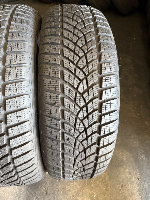 4 anvelope iarna 205/55/19 Goodyear ca NOI dot 2024!