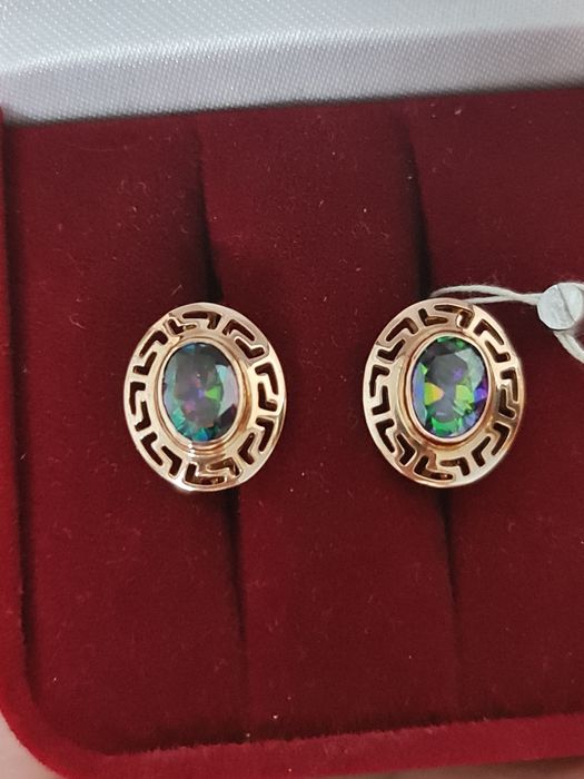 Золотые серьги с мистик топазом