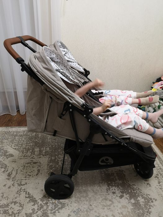 Коляска для двойни