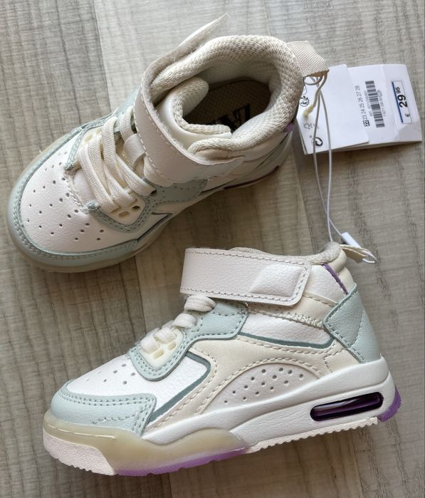 Adidasi marimea 22, Zara