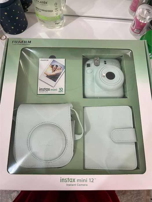 Instax mini 12  сатылады новый