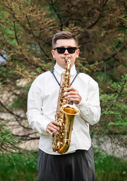 Саксофонист в Астане. Саксофон