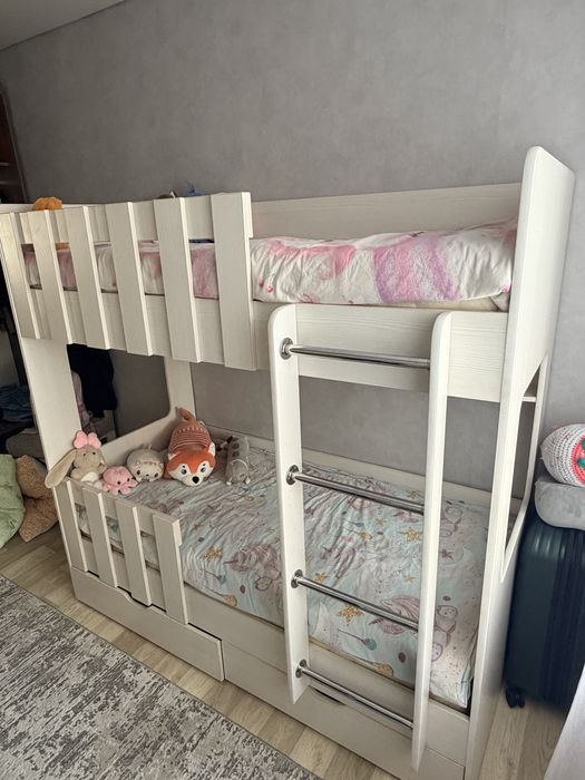 Двухъярусная кровать