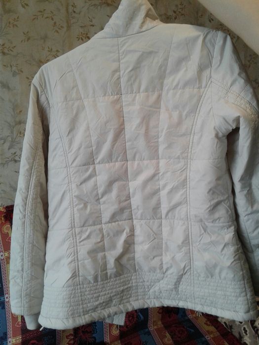 Продам женскую куртку