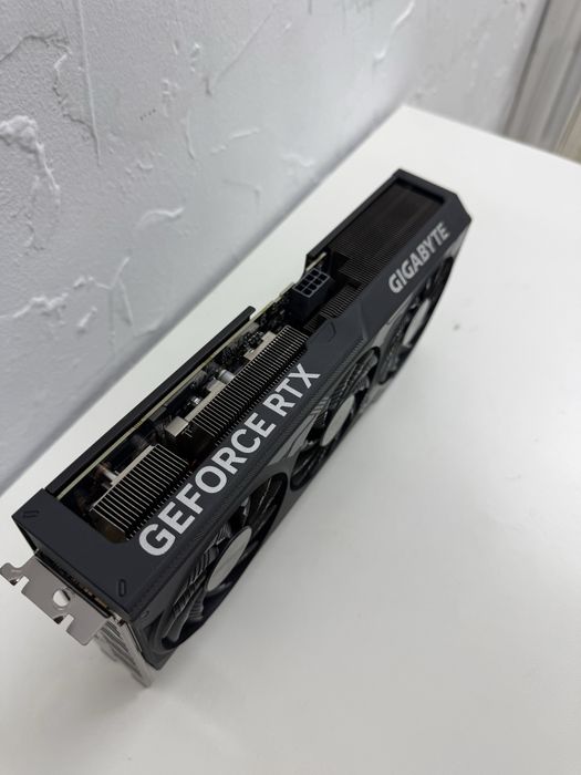 Видеокарта Gigabyte Windforce RTX 4070 12GB