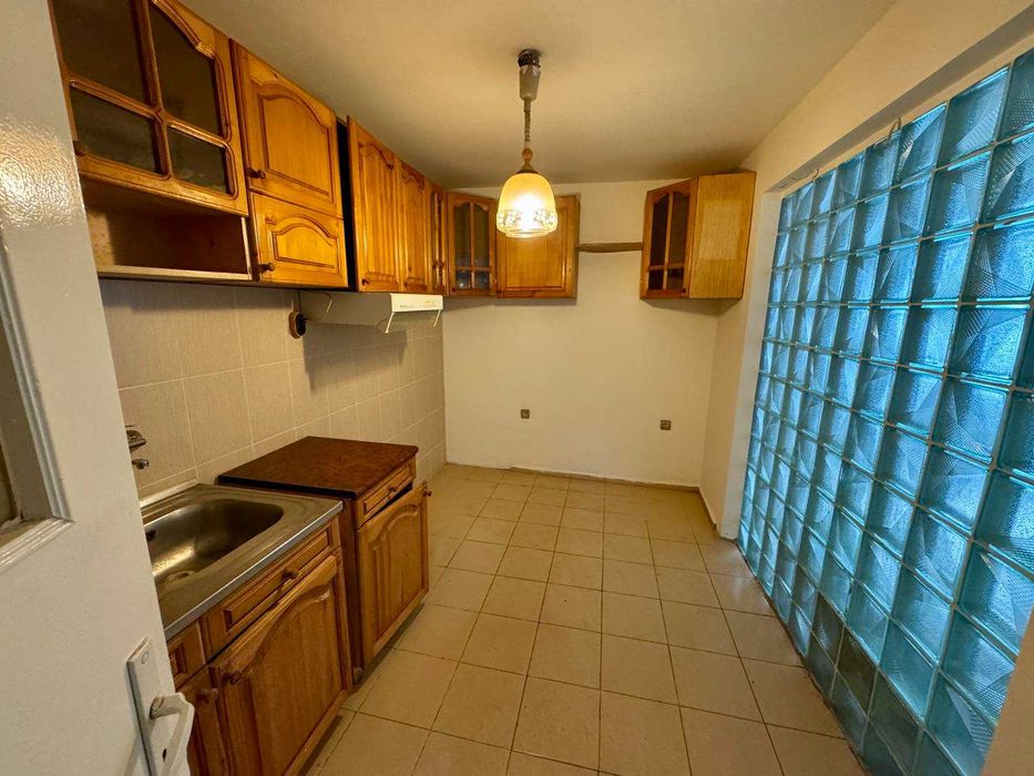 Дава се под наем Офис в Бургас, Център - 94 кв.м за 510 € - Снимка #5