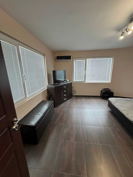 Продава се Къща в с. Драговищица, Област София-област - 383 кв.м за 940 €/кв.м - Снимка #19