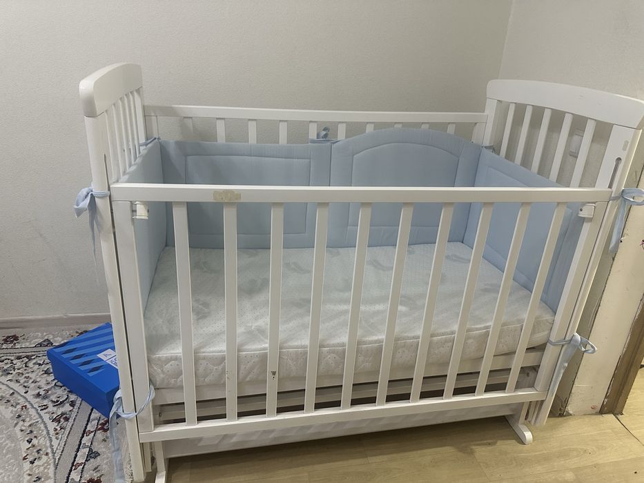 Продам детскую кроватку