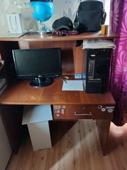 Компьютерный стол