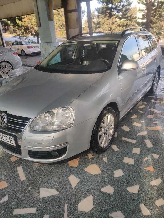 Vand VW Golf V variant , 1900 cc, tapiterie dn piele , comenzi volan.