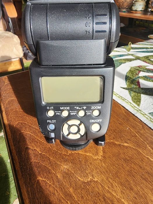 Фото Вспышка YONGNUO