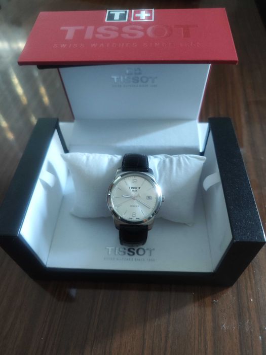 Часовник TISSOT PR 100 самонавиващ се
