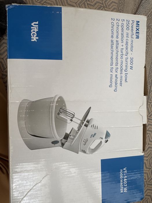 Продам миксер Vitek