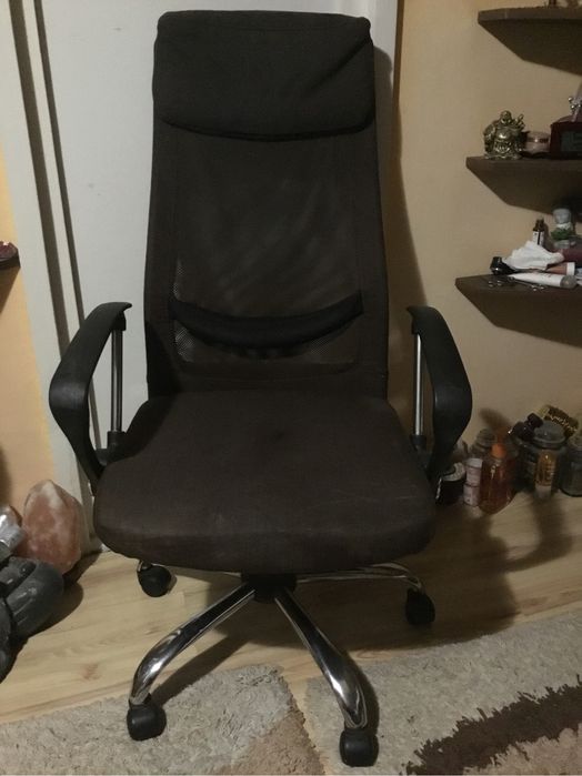 Scaun de birou massiv  german nu chinezărie ce e aici in mag.pret fix!