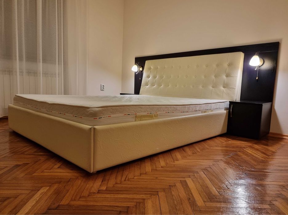 Pat matrimonial tapitat, pat dublu 160x200 cu noptiere