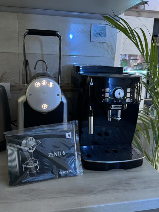 Vand espressoare de cafea NESPRESSO si DeLonghi