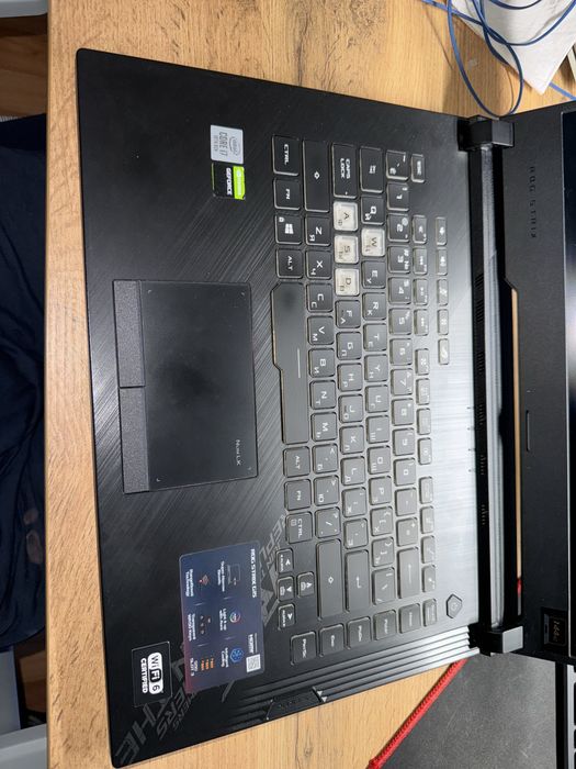 Продам ноутбук asus rog strix g512lv