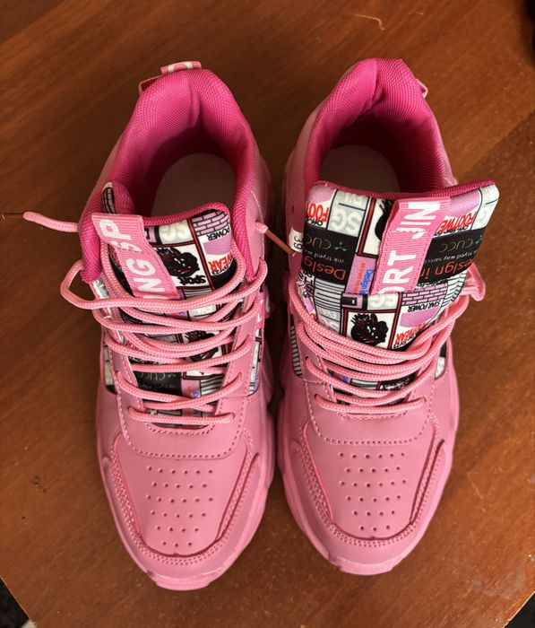 кроссовки женские